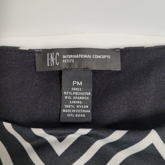 INC Black And White Long Sleeve Boat Neck Dress - Picture 9 of 10